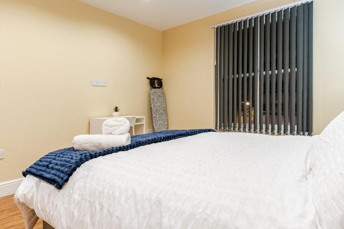 Cozy Flat In Walsall Town Centre Экстерьер фото