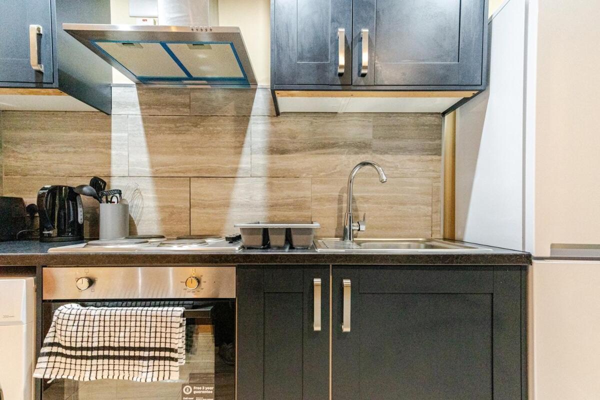 Cozy Flat In Walsall Town Centre Экстерьер фото