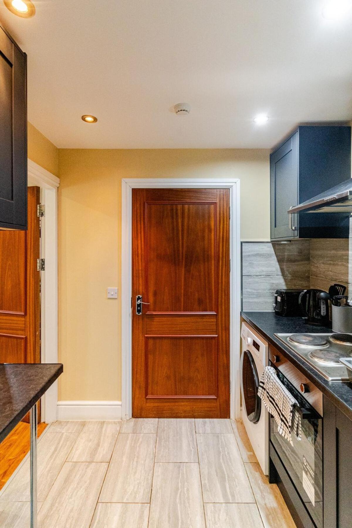 Cozy Flat In Walsall Town Centre Экстерьер фото